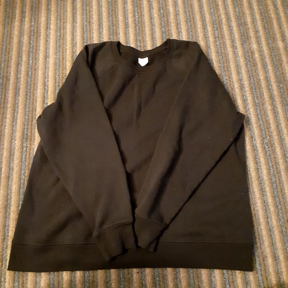 Basic Black Sweatshirt
